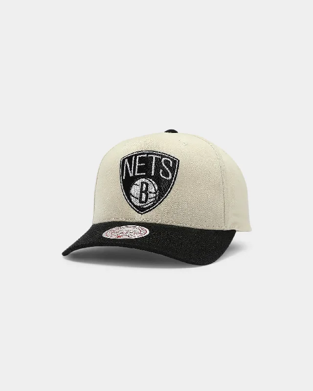 Mitchell & Ness Brooklyn Nets Pro Crown Snapback Off White/Black