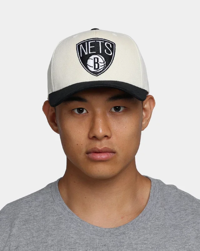 mitchell-ness-brooklyn-nets-pro-crown-snapback-off-white-black