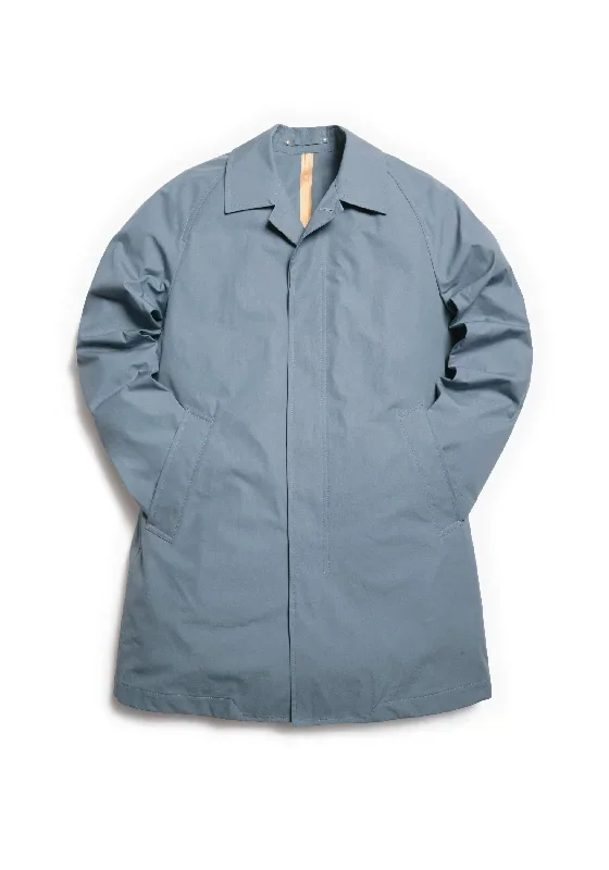 The Ventile® Raglan Raincoat - Storm Sky