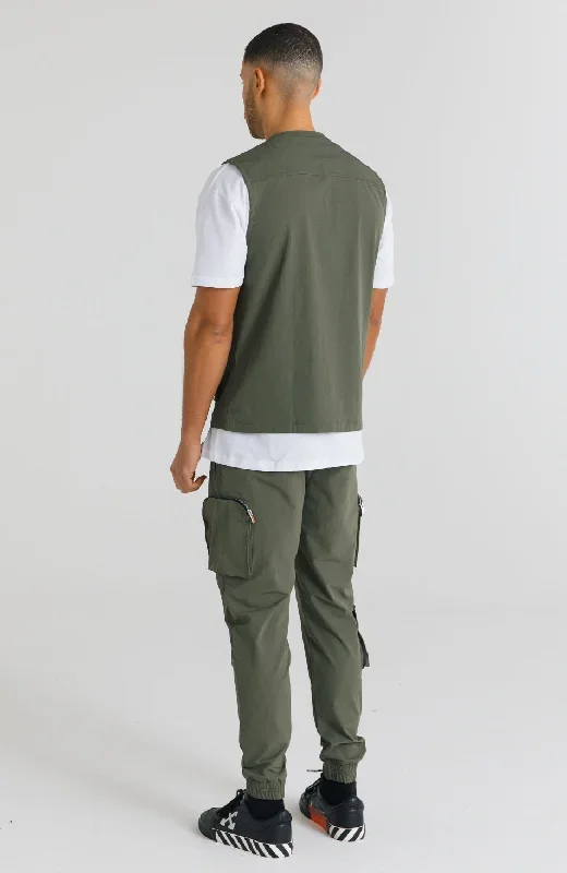 utility-cargo-vest-in-khaki